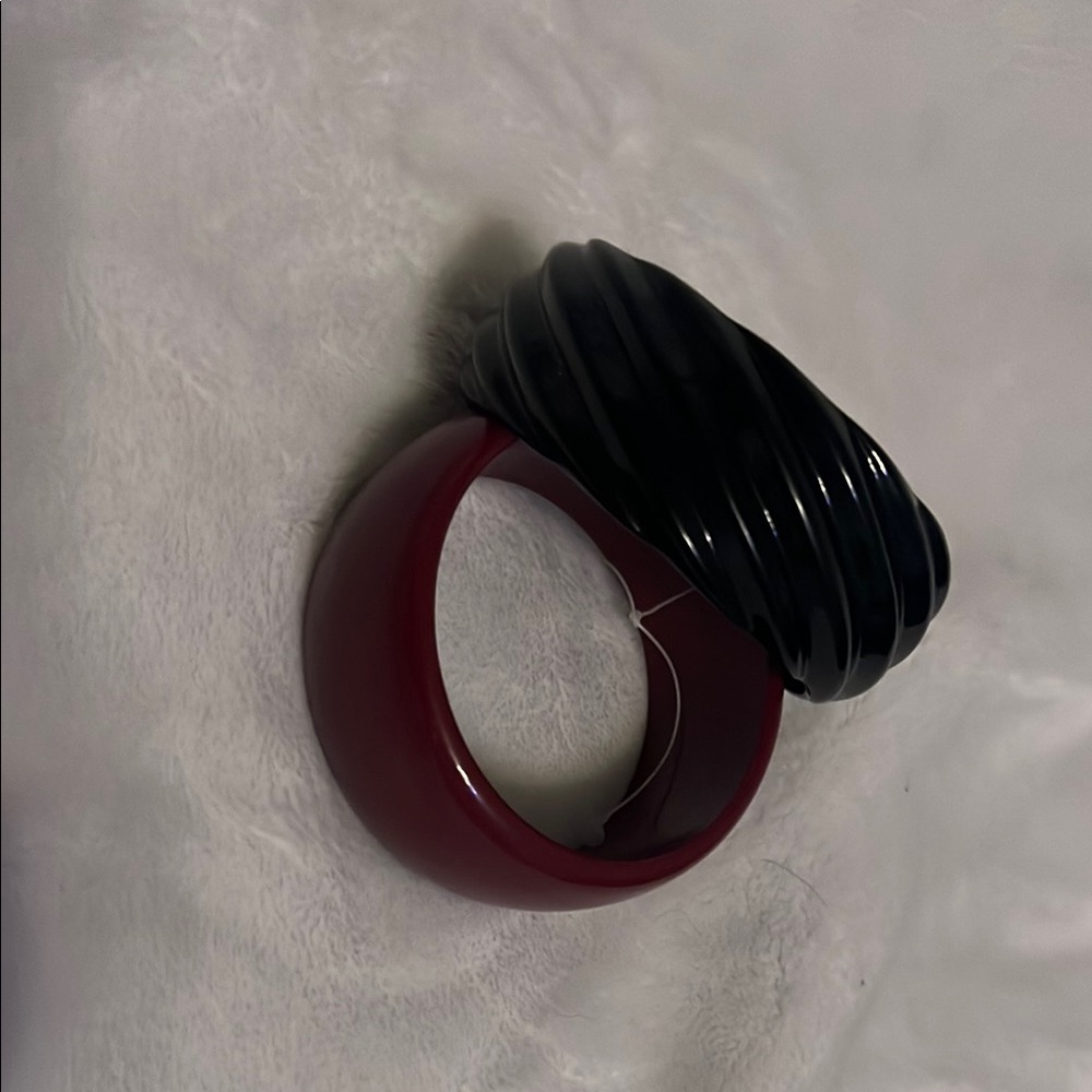 Elegant Black and maroon Bangle Set